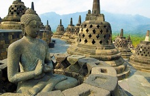 Randonnée depuis Suroloyo et visite du temple de Borobudur