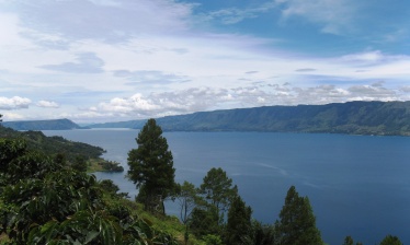North Sumatra : orang utan, elephants and local culture