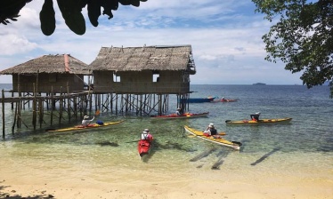 Raja Ampat : Kayaking  Gam Island